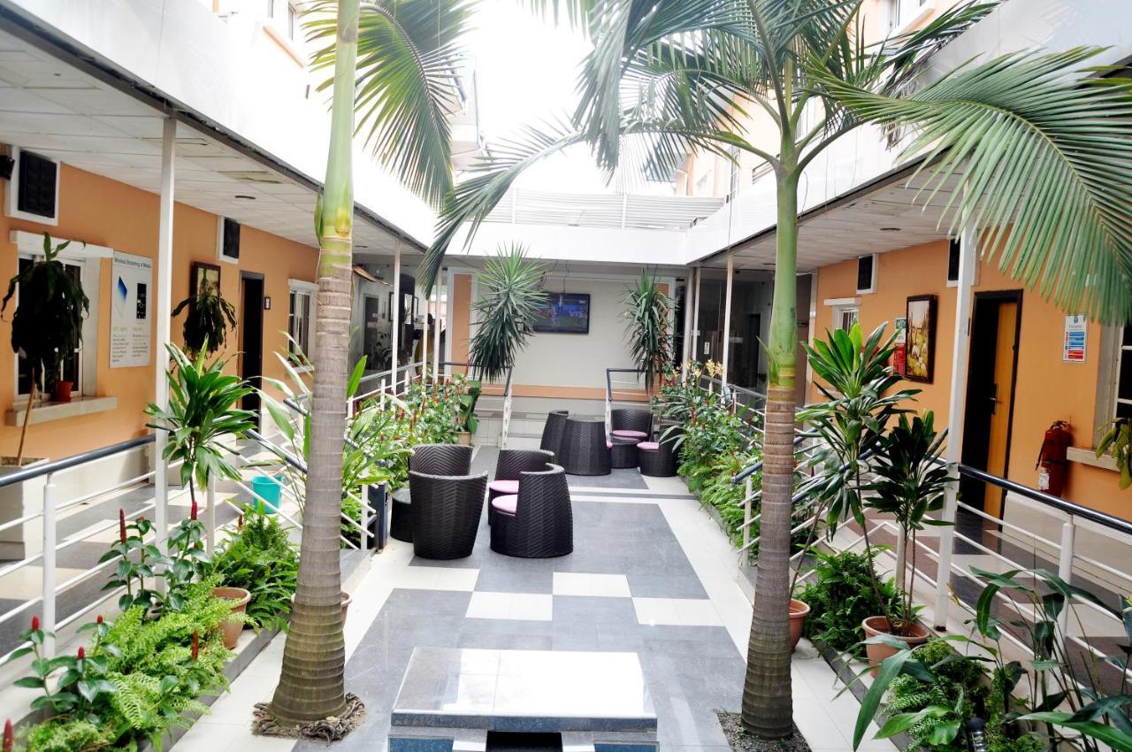 Primal Hotel Isaac John Gra Ikeja Exterior foto