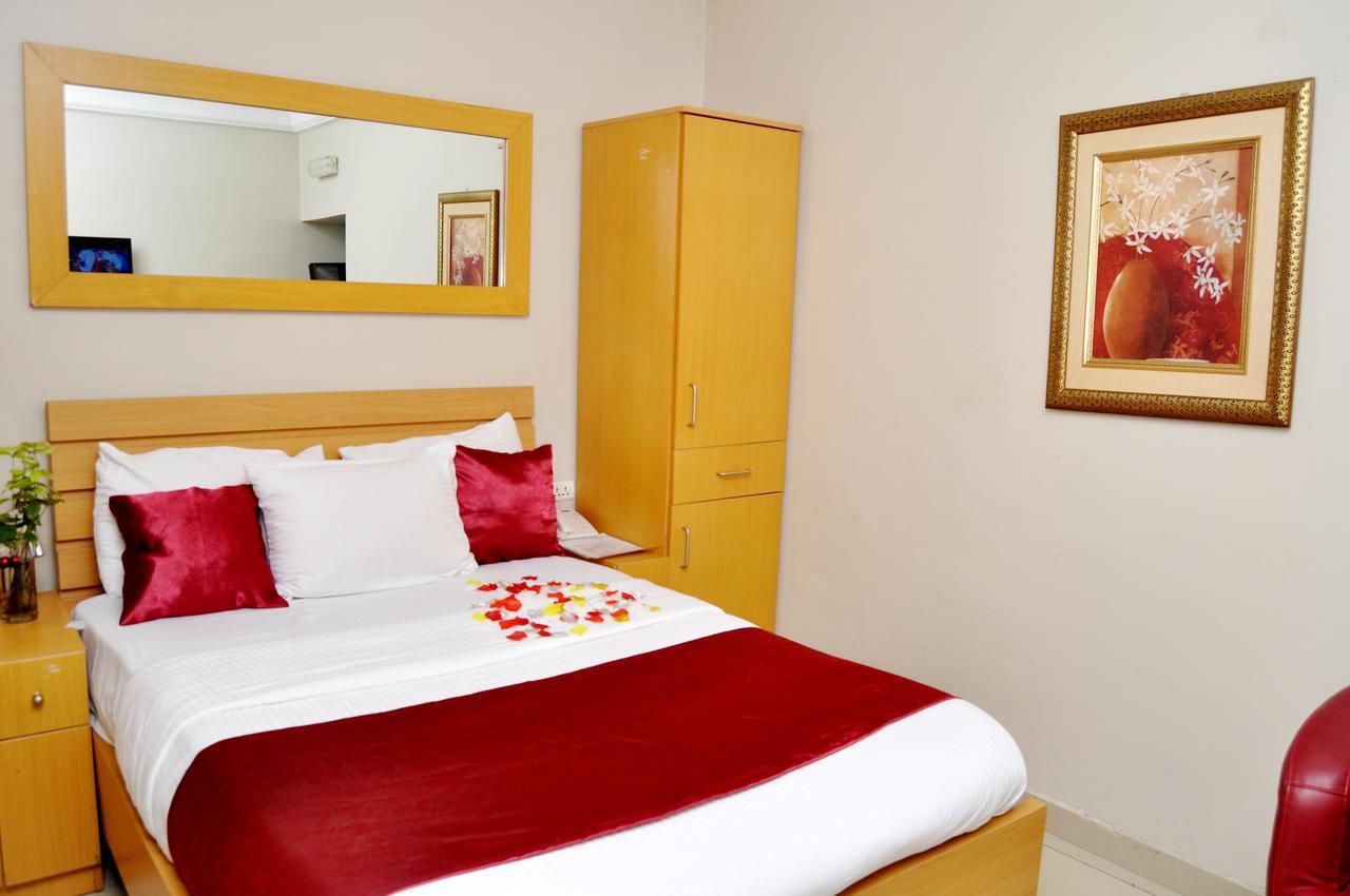 Primal Hotel Isaac John Gra Ikeja Exterior foto